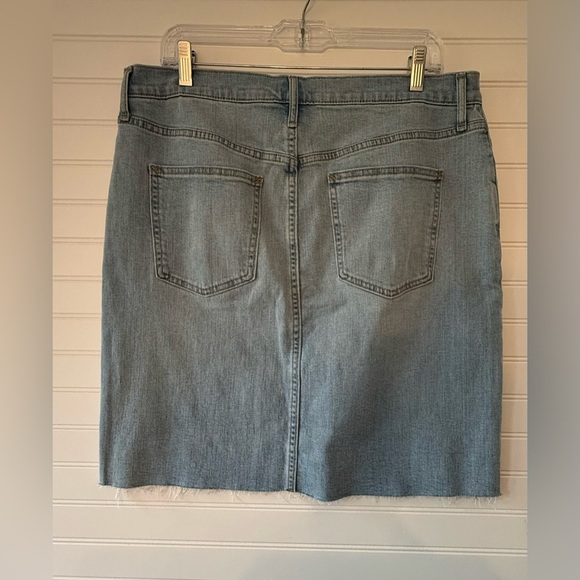 Gap light denim skirt size 33 - Picture 2 of 3